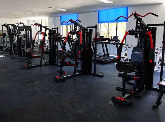 云南省安宁市某部队健身房