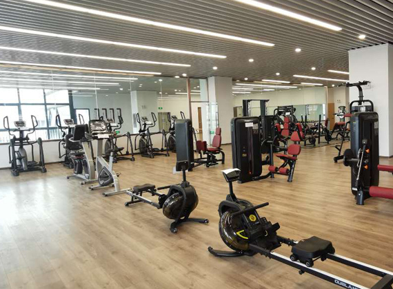 健身房是先跑步还是先练器械 健身为什么要先练器械